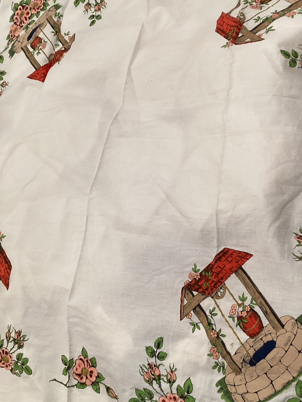 Vintage Floral Wishing Well Cotton Tablecloth 42”X42”